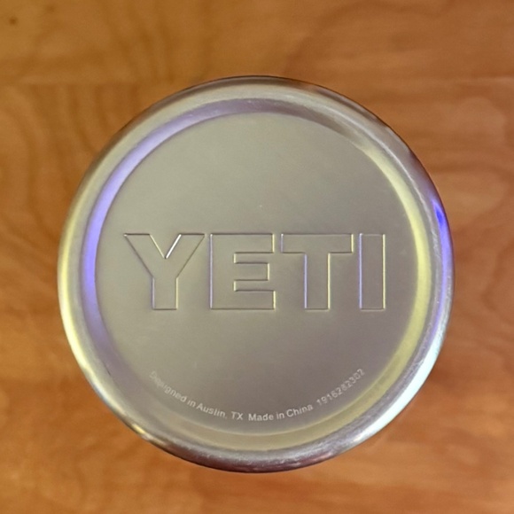 Yeti Rambler® Tumbler - Picture 5 of 6